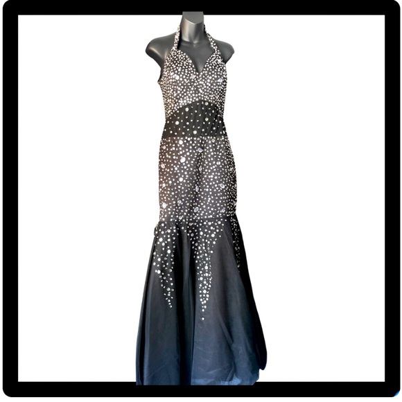 Prom Pageant 
Stunning black formal dress pageant prom etc.. - Picture 5 of 17